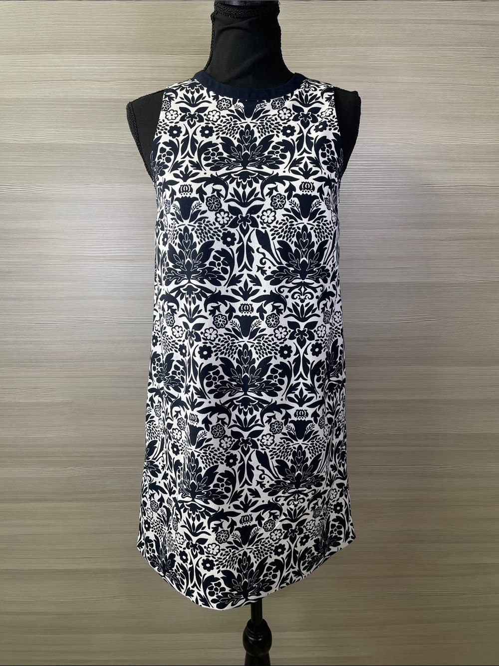 LOFT Sleeveless Navy White Floral Shift Mini Dress XSP